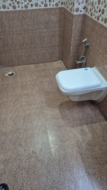 Bathroom in 2 BHK Builder Floor at Ardee City, Sector 52 – for Rent