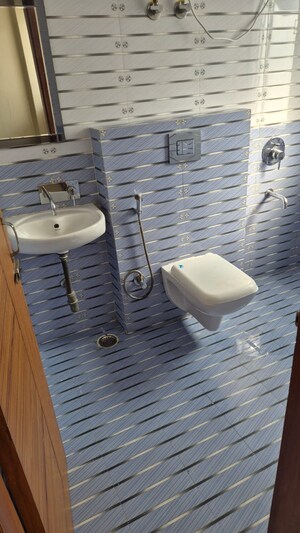 Bathroom in 2 BHK Builder Floor at Ardee City, Sector 52 – for Rent