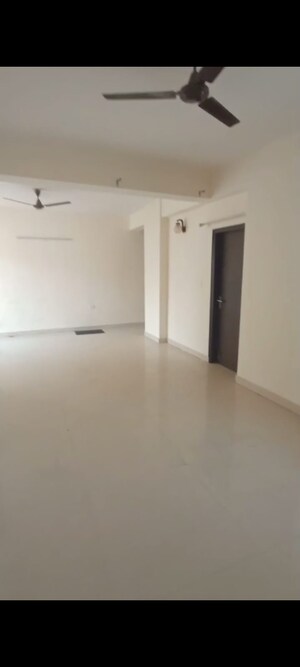 Room in 3 BHK Apartment at Suraksha Vihar CGHS, Sector 45 – for Rent
