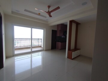 Room in 2 BHK Apartment at My Home Tridasa, Tellapur – for Rent