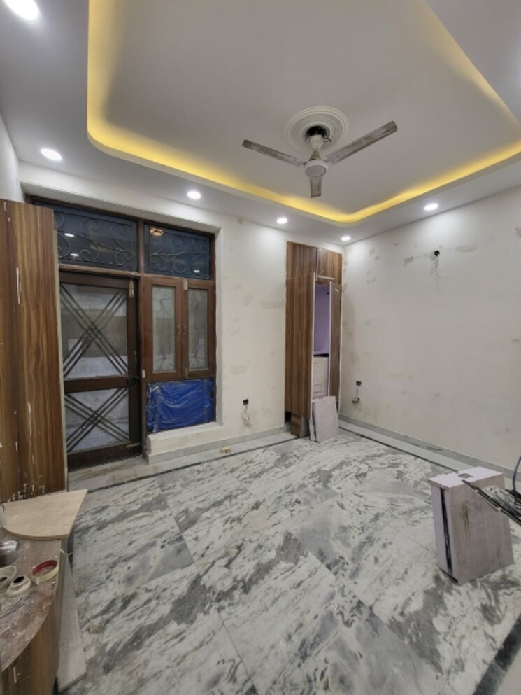 Room, green fields colony 4 Bedroom 4500 Sq.Yd. Builder Floor In Green Fields Colony Faridabad 9678940