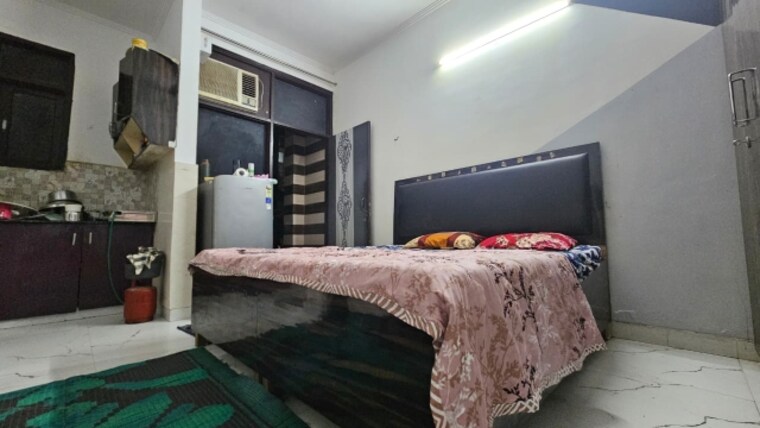 Room, sector 44 Pg For Boys & Girls In Sector 44 9679032