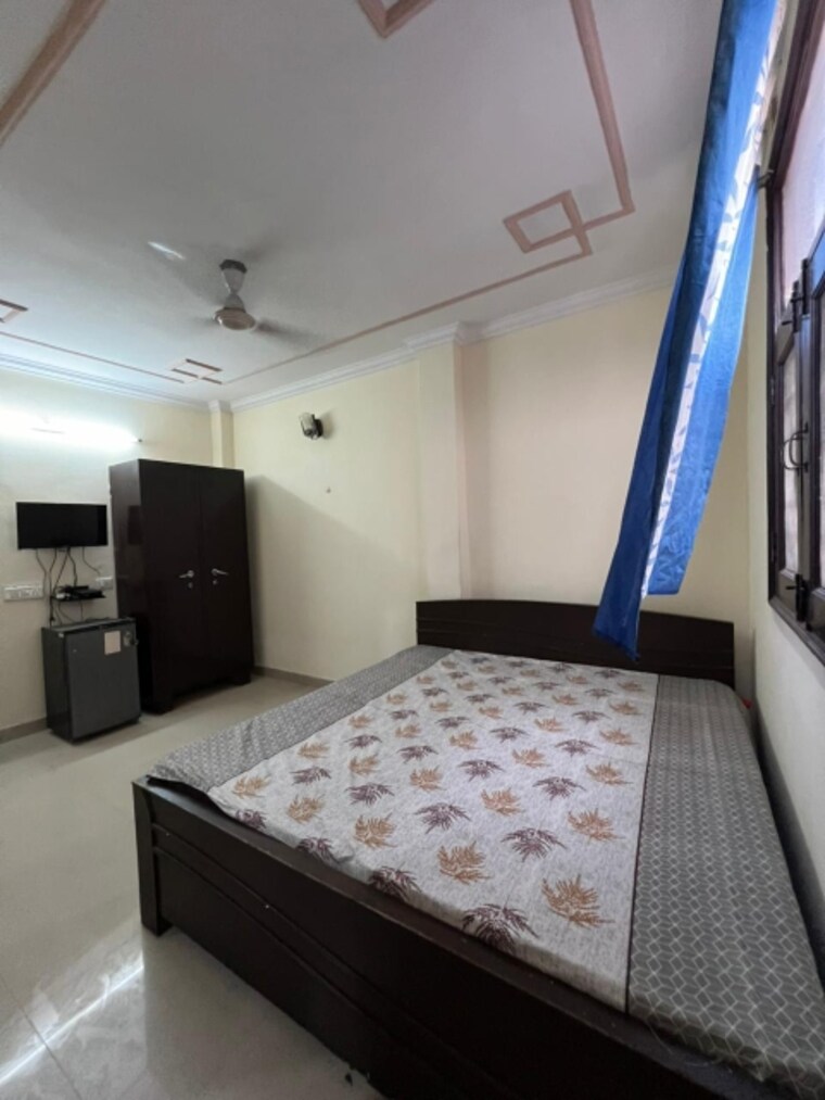 Room, sector 44 Pg For Boys & Girls In Sector 44 9679032