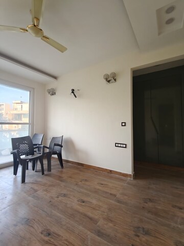 Parking in 3 BHK Apartment at Aradhya Homes, Sector 67a – for Rent