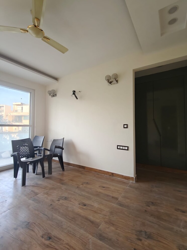  Parking, aradhya-homes 3 Bedroom 2300 Sq.Ft. Apartment In Sector 67a Gurgaon 9679002