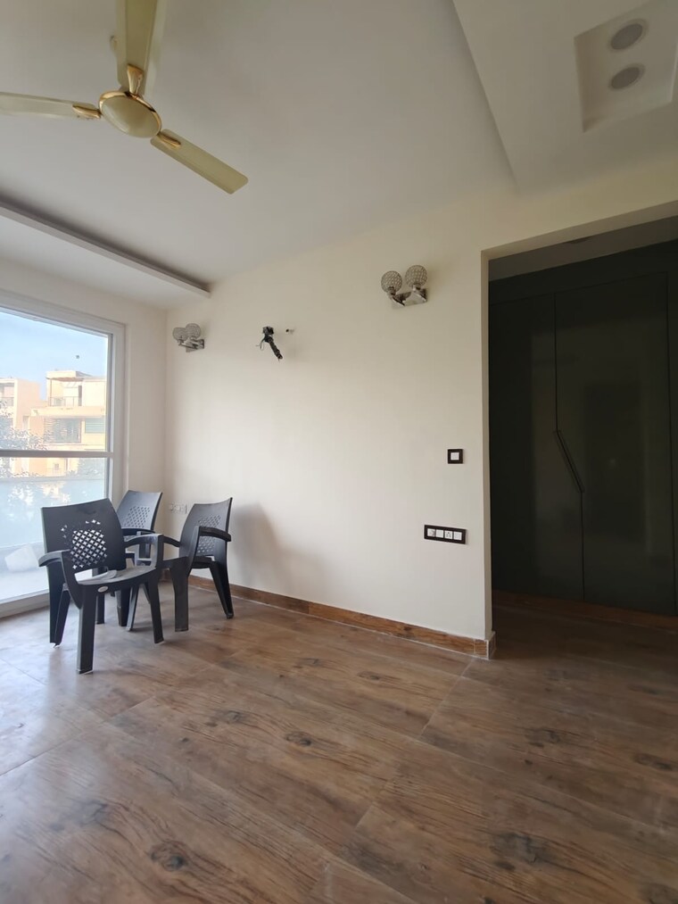  Parking, aradhya-homes 3 Bedroom 2300 Sq.Ft. Apartment In Sector 67a Gurgaon 9679002