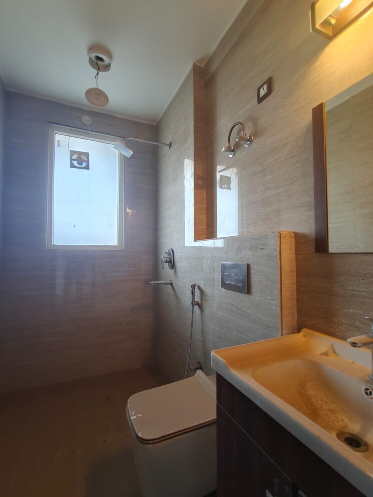 Bathroom, aradhya-homes 3 Bedroom 2300 Sq.Ft. Apartment In Sector 67a Gurgaon 9679002