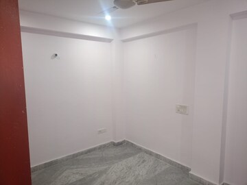 Room in 2 BHK Builder Floor at Ardee City, Sector 52 – for Rent