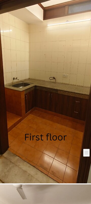 Kitchen in 6+ BHK Villa at Dlf Phase I – for Rent