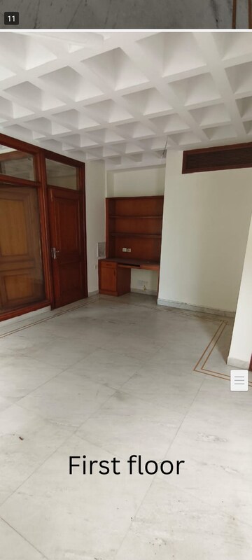 Room in 6+ BHK Villa at Dlf Phase I – for Rent