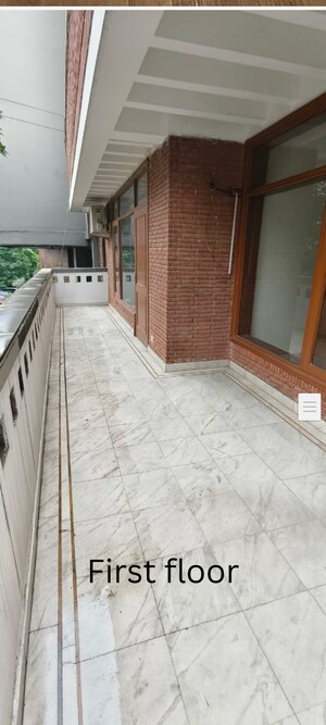 Balcony in 6+ BHK Villa at Dlf Phase I – for Rent