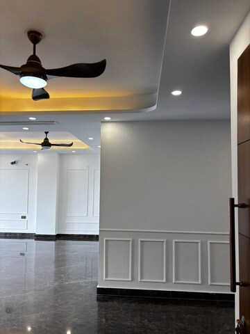 Room in 4 BHK Builder Floor at Sushant Lok I – for Sale