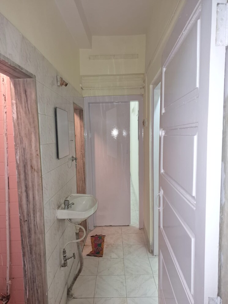 Bathroom, mahim west 1 Bedroom 490 Sq.Ft. Apartment In Mahim West Mumbai 9679034