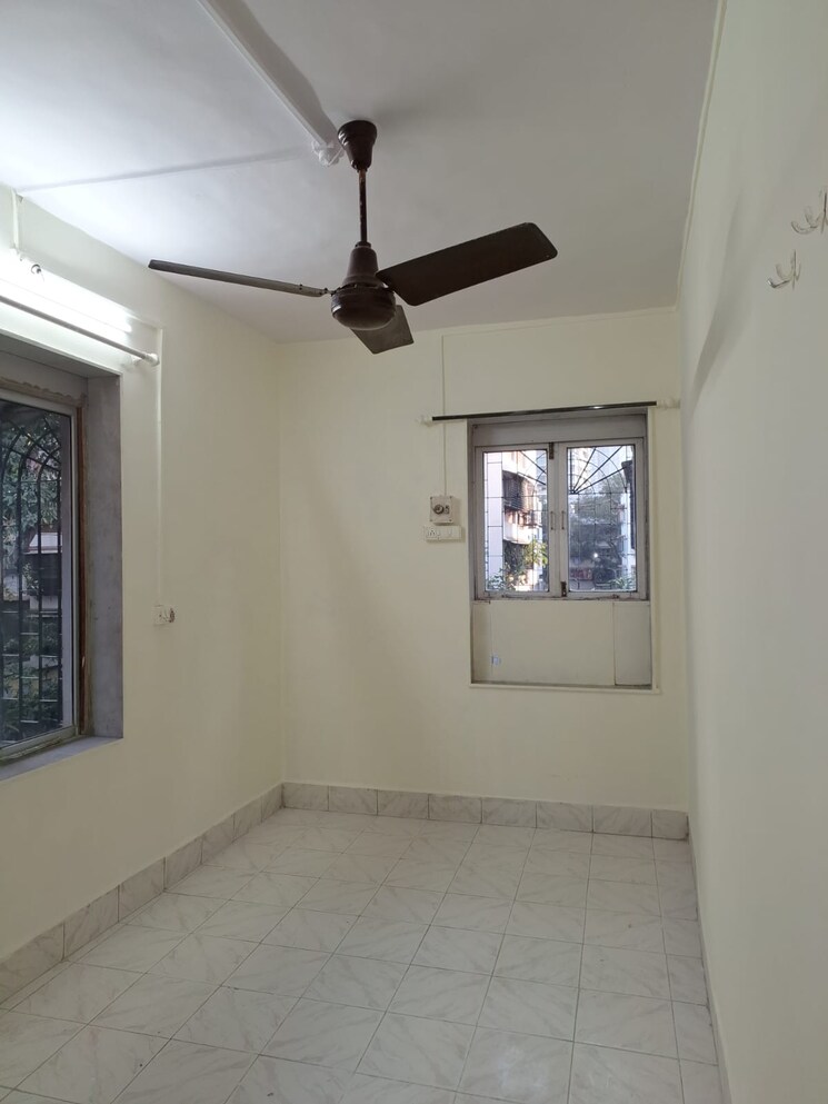 Room, mahim west 1 Bedroom 490 Sq.Ft. Apartment In Mahim West Mumbai 9679034