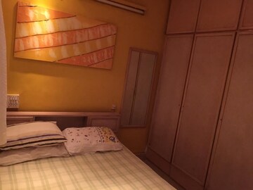 Bedroom in 1 BHK Apartment at Bandra West – for Rent