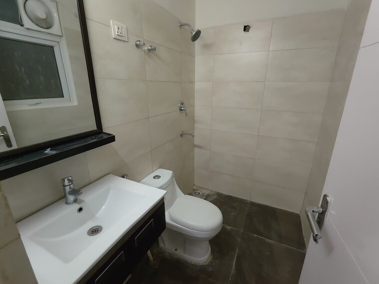 Bathroom, tulip-violet 3 Bedroom 1578 Sq.Ft. Apartment In Sector 69 Gurgaon 9679159