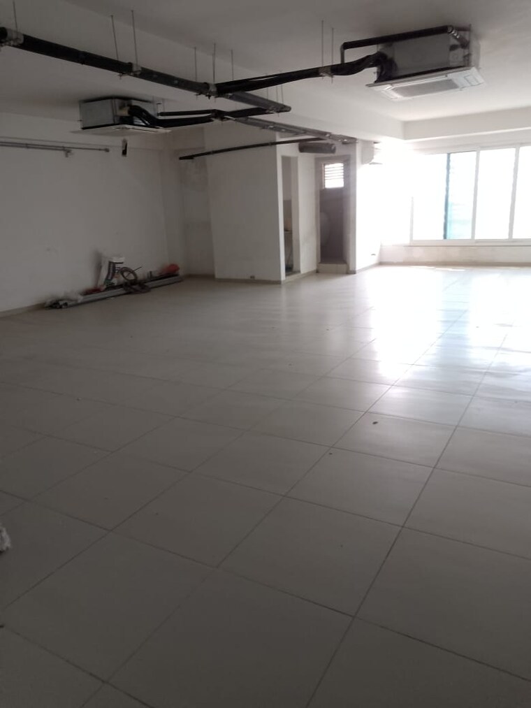 Room, elegance-earth-arise Commercial Office Space 1580 Sq.Ft. In Makarba Ahmedabad 9679133