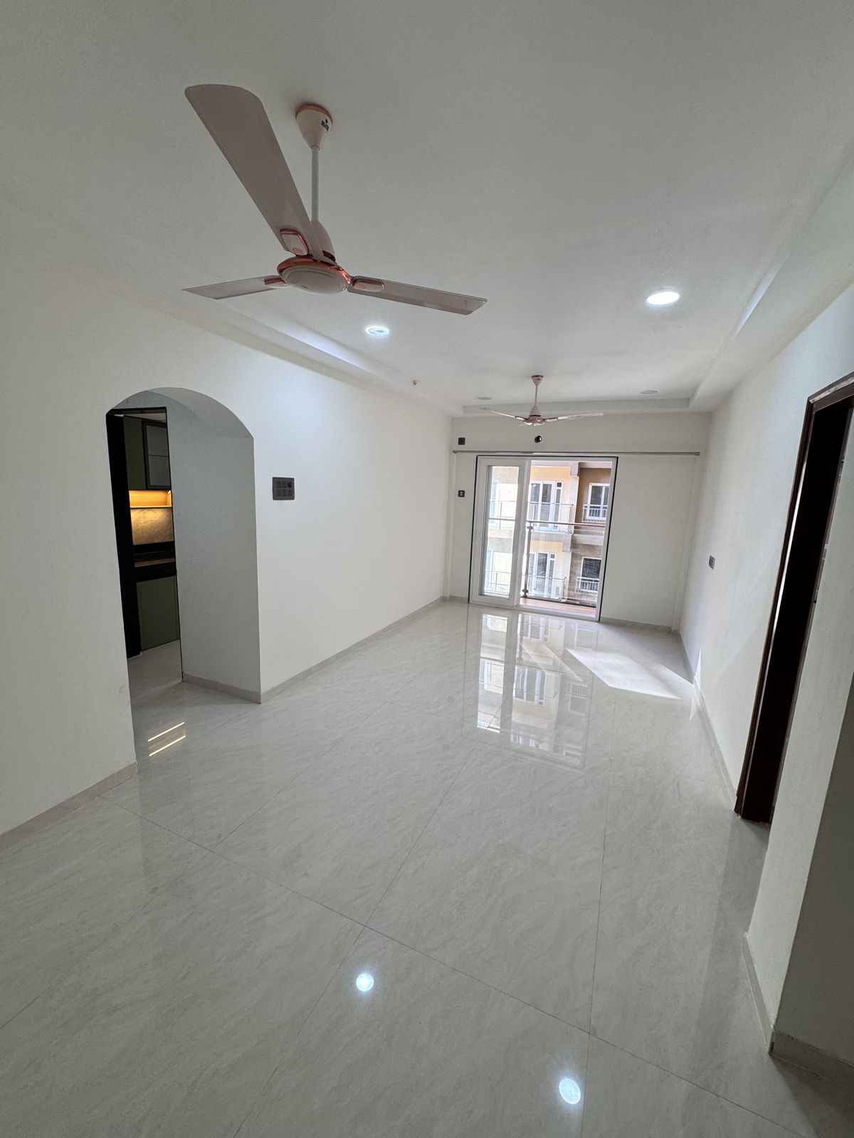 3 BHK 1000 Sq.Ft. Apartment in Mhada Sector R3