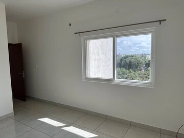 Room in 3 BHK Apartment at Prestige Park Square, Bannerghatta Road – for Sale