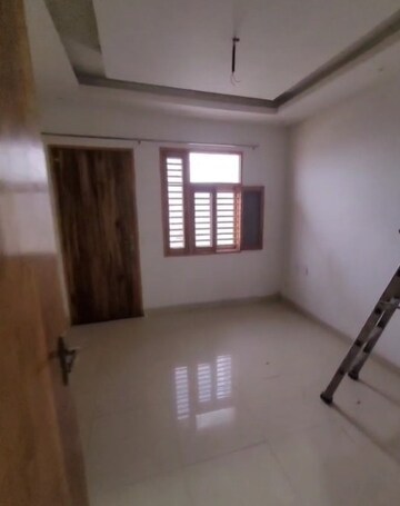 Room in 4 BHK Builder Floor at Model Town – for Sale