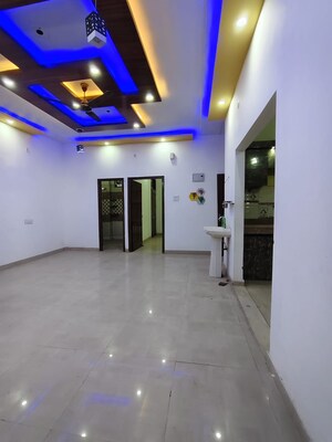 Room in 2.5 BHK Apartment at Khirki Extension – for Rent