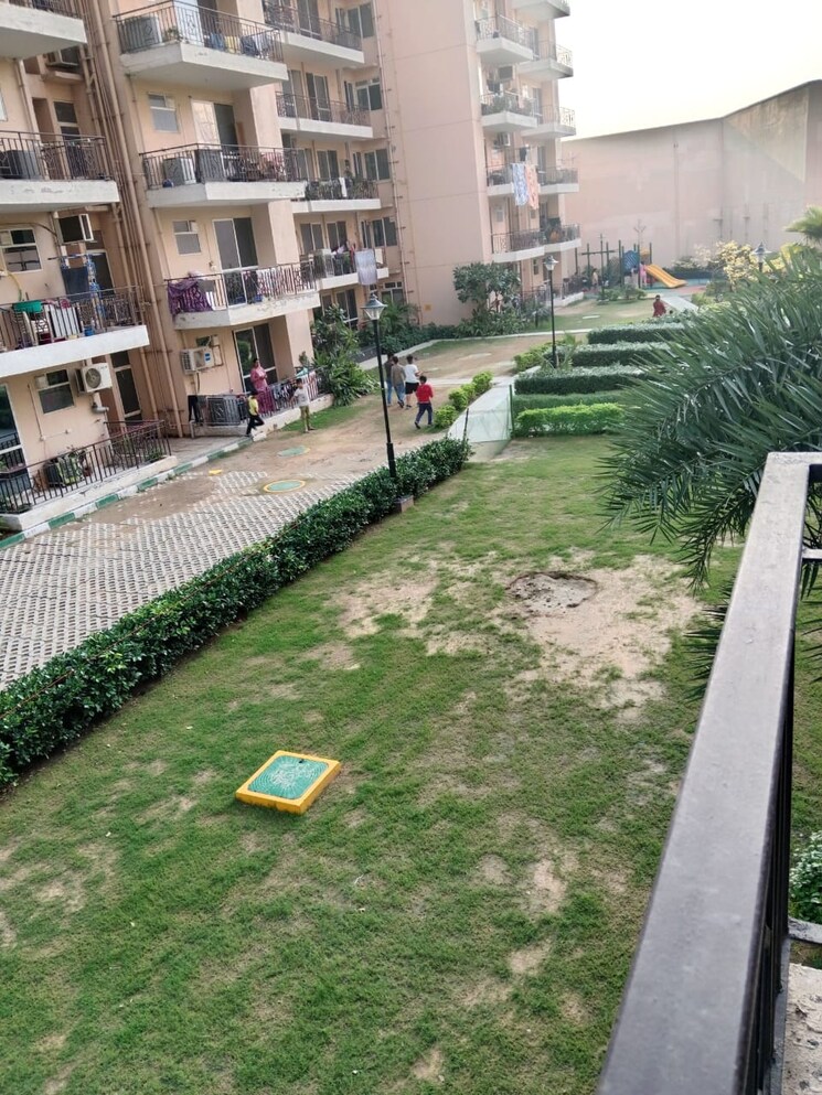 Garden, hcbs-sports-ville 2 Bedroom 737 Sq.Ft. Apartment In Sohna Sector 35 Gurgaon 9679328