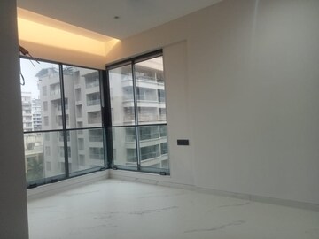 Room in 3 BHK Apartment at Rishabraj Blue Lotus, Khar West – for Rent