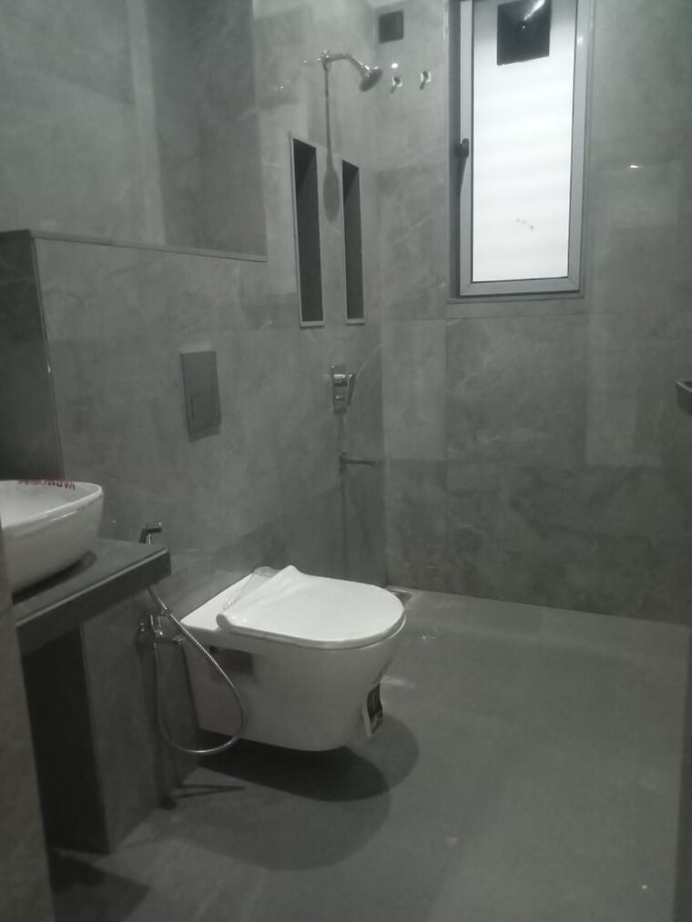 Bathroom, rishabraj-blue-lotus 3 Bedroom 1085 Sq.Ft. Apartment In Khar West Mumbai 9679343