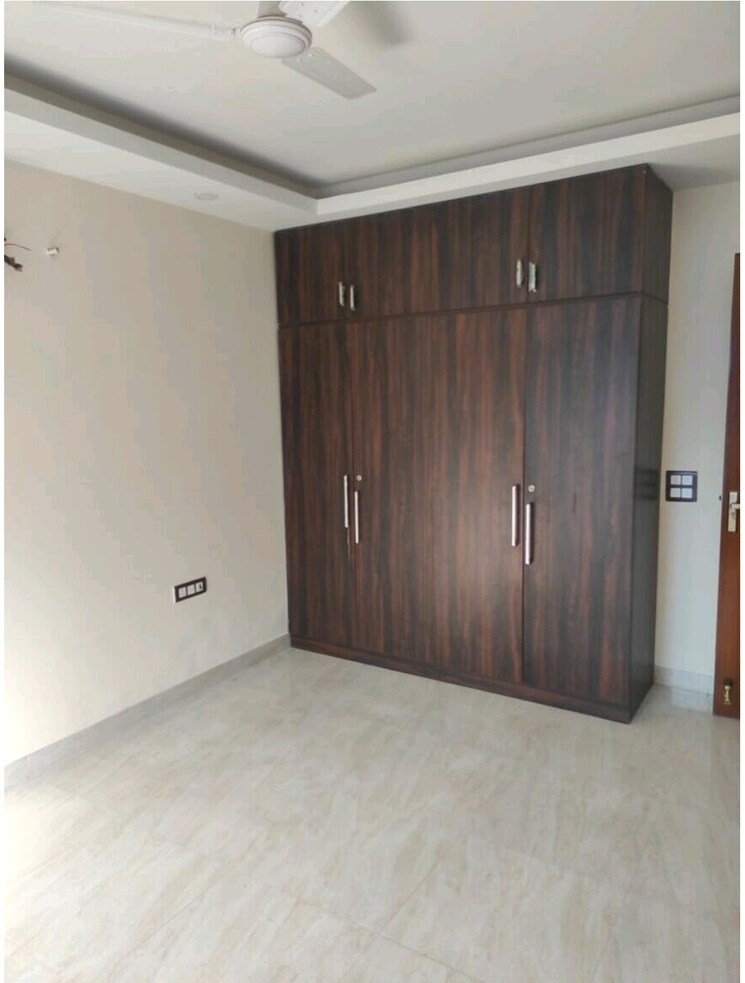 Room, sector 38 3 Bedroom 2100 Sq.Ft. Builder Floor In Sector 38 Gurgaon 9679430