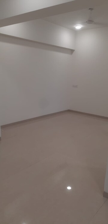 Room in 3 BHK Apartment at Rishabraj Blue Lotus, Khar West – for Rent