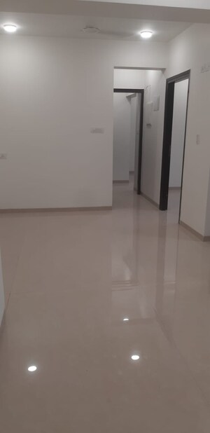 Room in 3 BHK Apartment at Rishabraj Blue Lotus, Khar West – for Rent