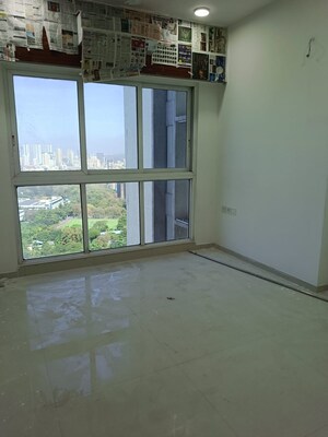 Room in 3 BHK Apartment at Malad East – for Rent