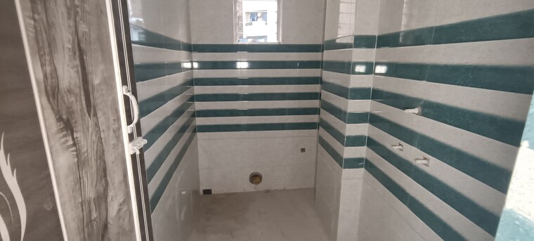 Bathroom, kaikhali 2 Bedroom 814 Sq.Ft. Apartment In Kaikhali Kolkata 9679428