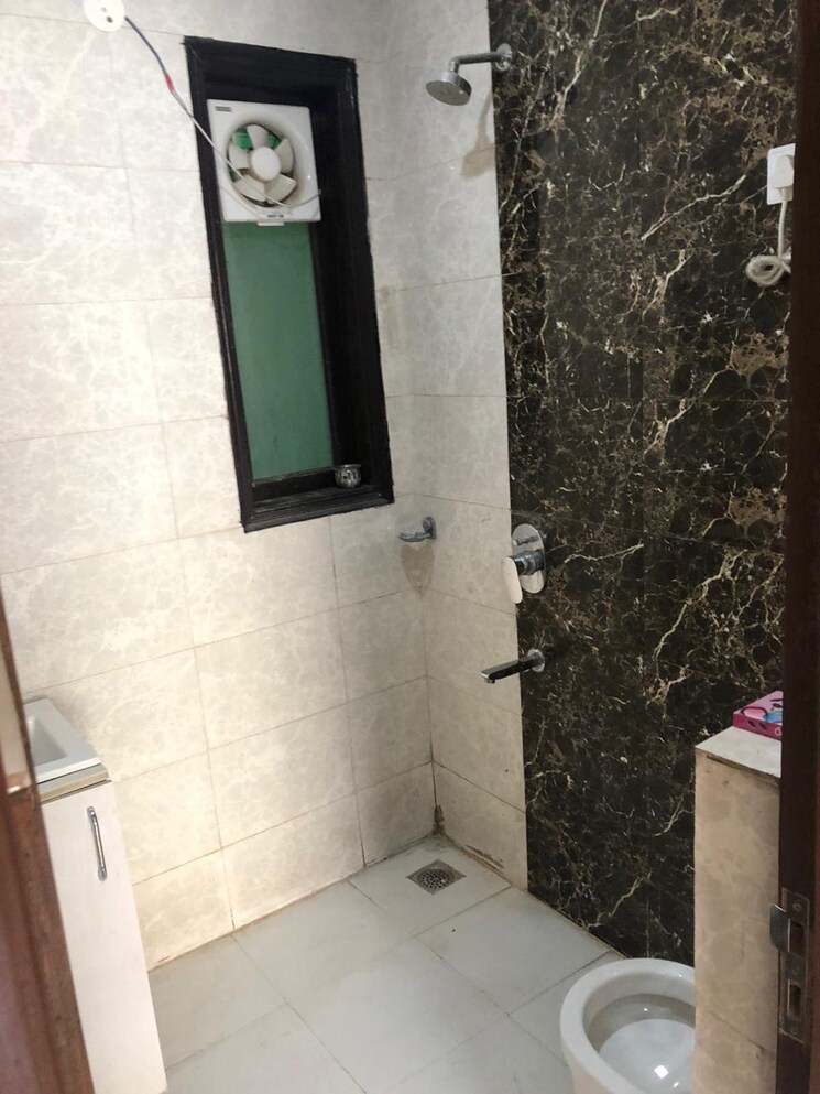 Bathroom, ardee-mall 2 Bedroom 1520 Sq.Ft. Builder Floor In Sector 52 Gurgaon 9679583