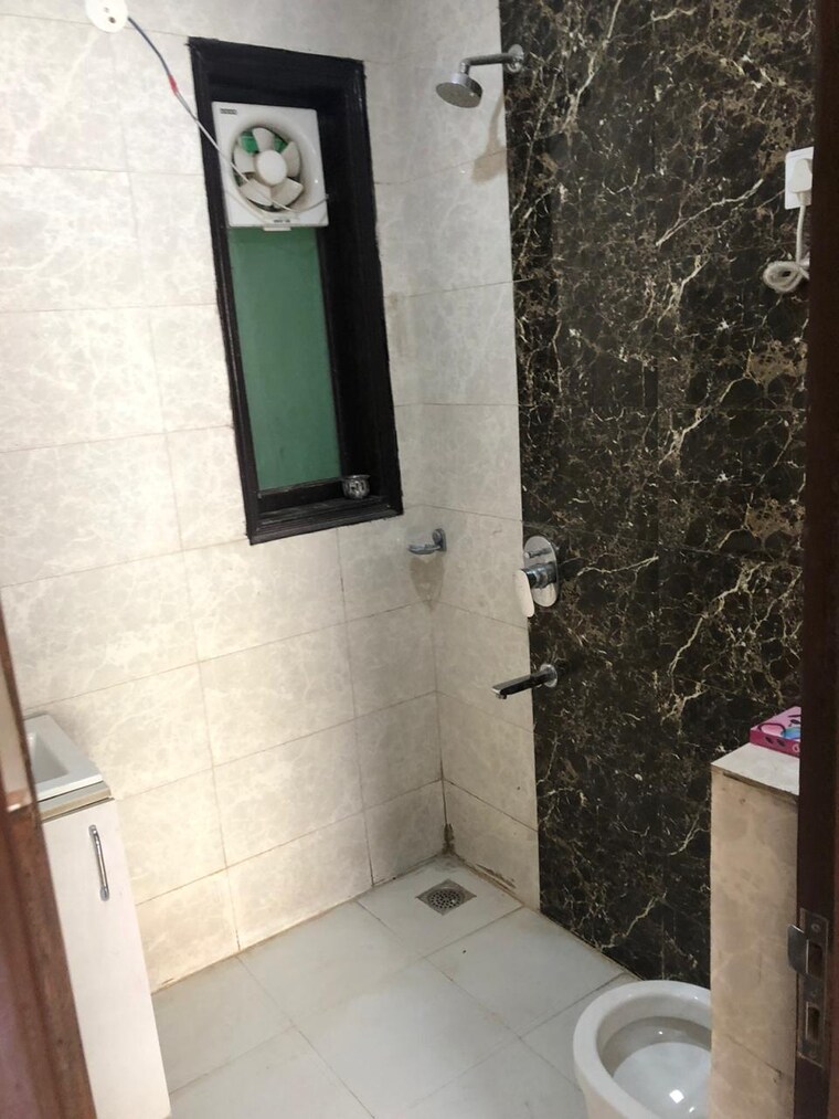 Bathroom, ardee-mall 2 Bedroom 1520 Sq.Ft. Builder Floor In Sector 52 Gurgaon 9679583