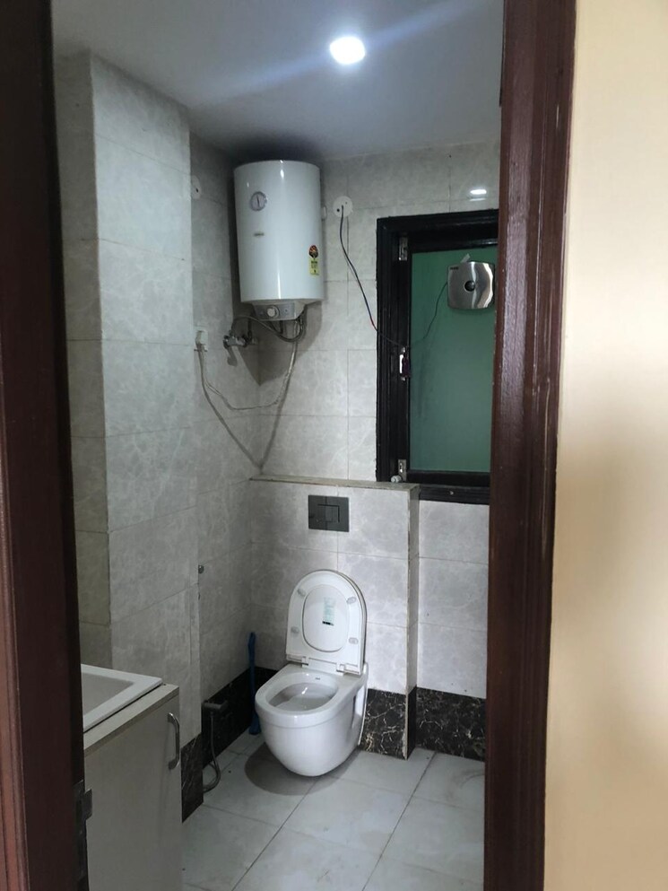 Bathroom, ardee-mall 2 Bedroom 1520 Sq.Ft. Builder Floor In Sector 52 Gurgaon 9679583