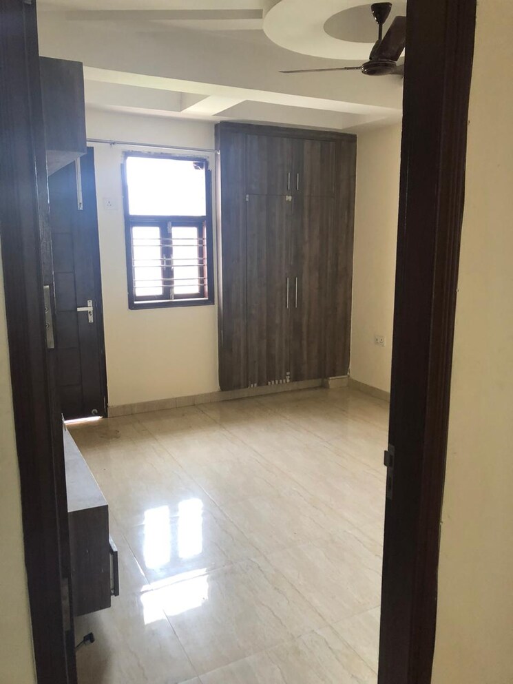 Room, ardee-mall 2 Bedroom 1520 Sq.Ft. Builder Floor In Sector 52 Gurgaon 9679583
