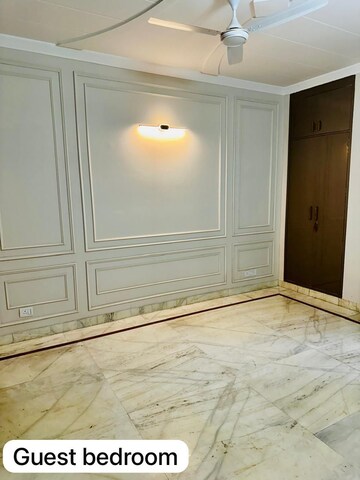 Room in 3 BHK Apartment at Green Park – for Sale