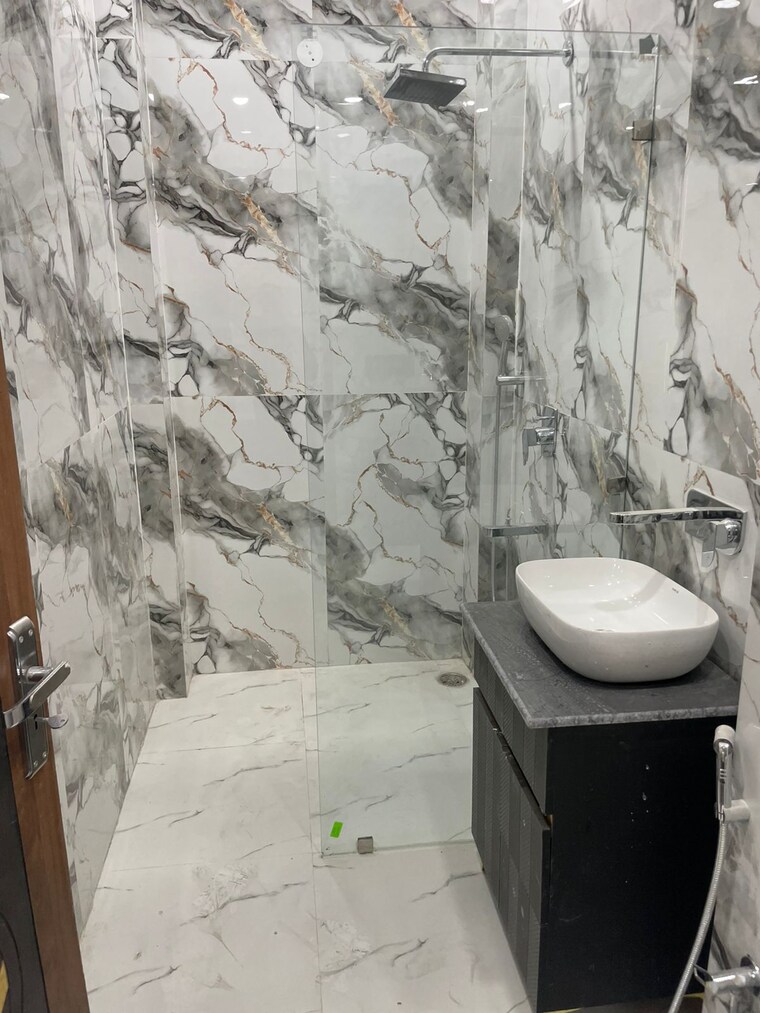 Bathroom, rwa-apartments-sector-41 3 Bedroom 2000 Sq.Ft. Builder Floor In Sector 41 Noida 9679450