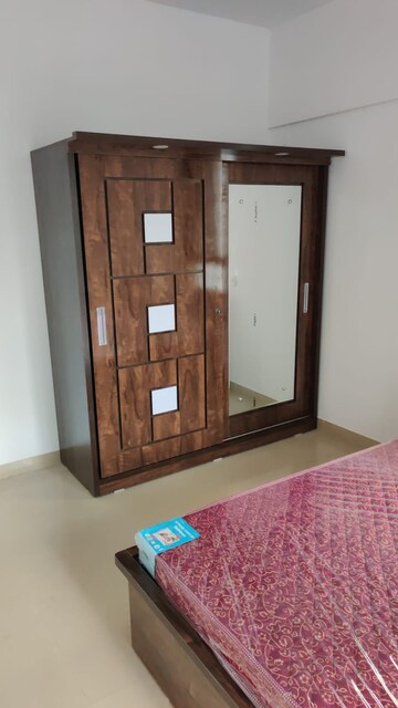 Room in 2 BHK Apartment at Magarpatta City Iris, Hadapsar – for Rent