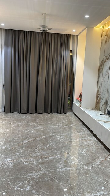 Room in 2 BHK Apartment at Kanakia Levels, Malad East – for Rent