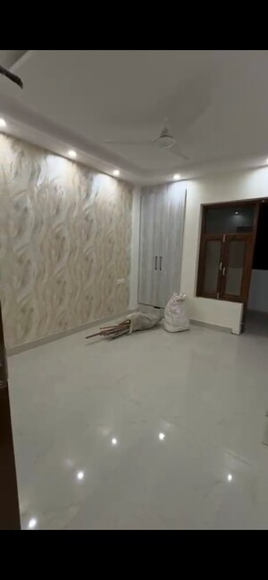 Room in 3 BHK Builder Floor at Fidato Honour Homes, Sector 89 – for Rent
