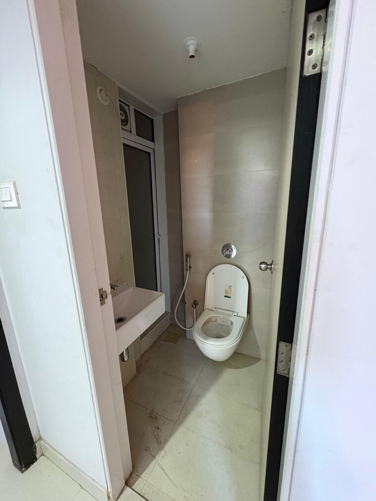 Bathroom, ashar-edge 1 Bedroom 490 Sq.Ft. Apartment In Pokhran Road No Two Thane 9679506