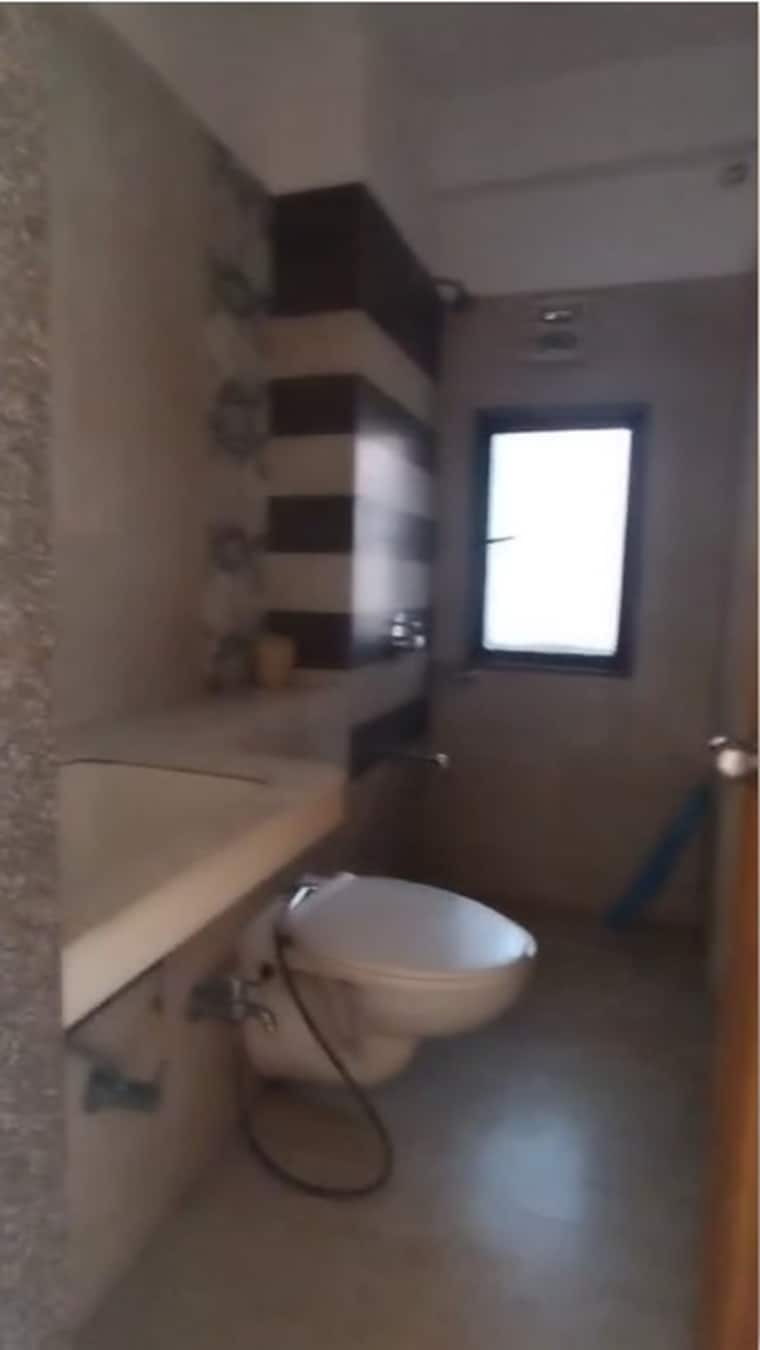 Bathroom, lucky-house 2 Bedroom 1014 Sq.Ft. Apartment In Chembur Mumbai 9679474