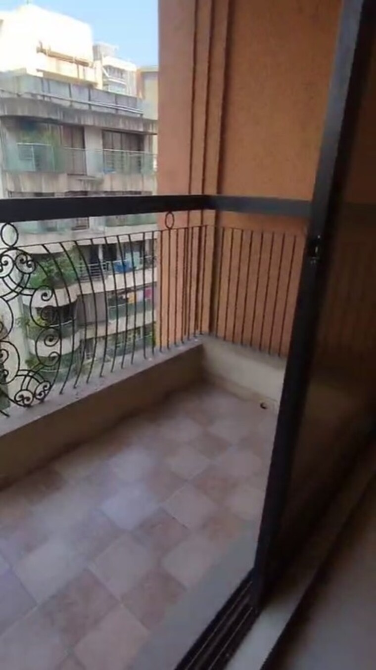 Balcony, lucky-house 2 Bedroom 1014 Sq.Ft. Apartment In Chembur Mumbai 9679474