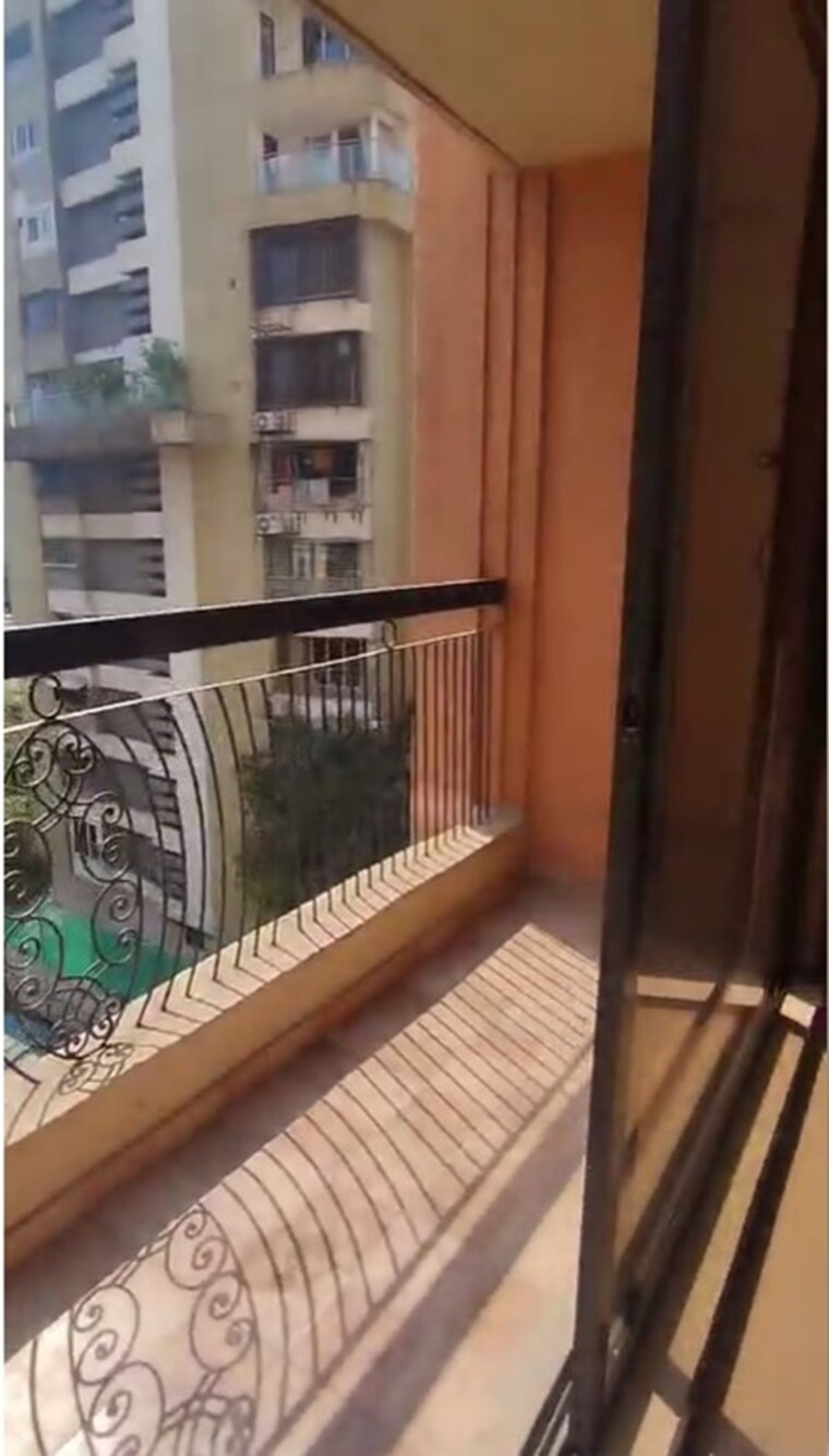 Balcony, lucky-house 2 Bedroom 1014 Sq.Ft. Apartment In Chembur Mumbai 9679474