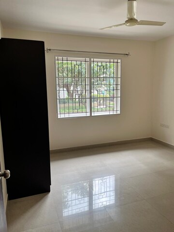 Room in 3 BHK Apartment at Prestige Notting Hill, Bannerghatta Road – for Rent