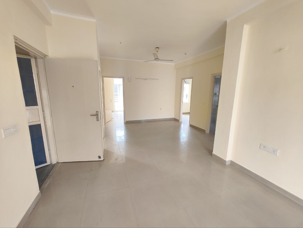 2 BHK Apartment For Rent in Orchid Island