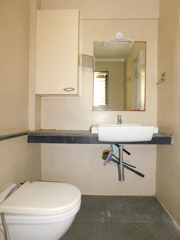 Bathroom, hiranandani-gardens-silver-oak 2 Bedroom 1087 Sq.Ft. Apartment In Powai Mumbai 9679515