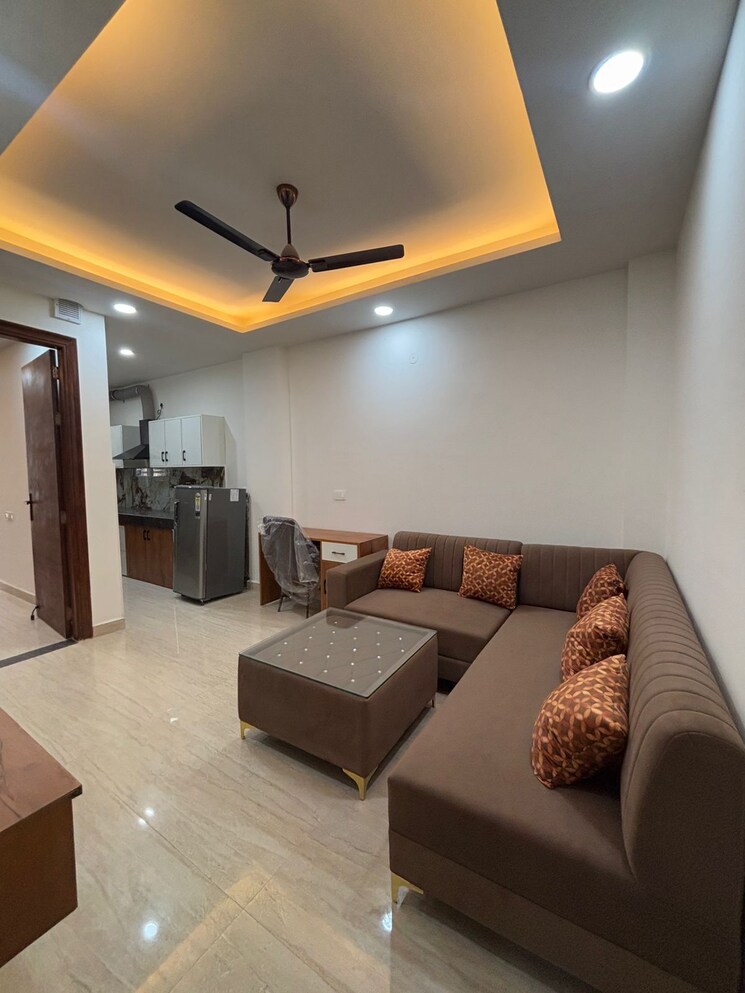 Living Room, dlf-city-phase-iii 1.5 Bedroom 1100 Sq.Ft. Builder Floor In Sector 24 Gurgaon 9679575